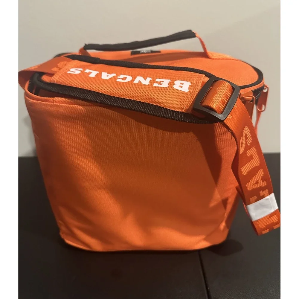 NWT IGLOO Cincinnati Bengals Square‎ Lined 4-Pack Cooler